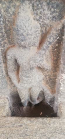 Niyamgampaya older guardstone